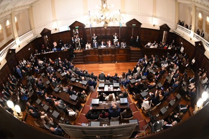 Seguridad, obra pública y baja de la tarifa de luz: los principales anuncios de Cornejo