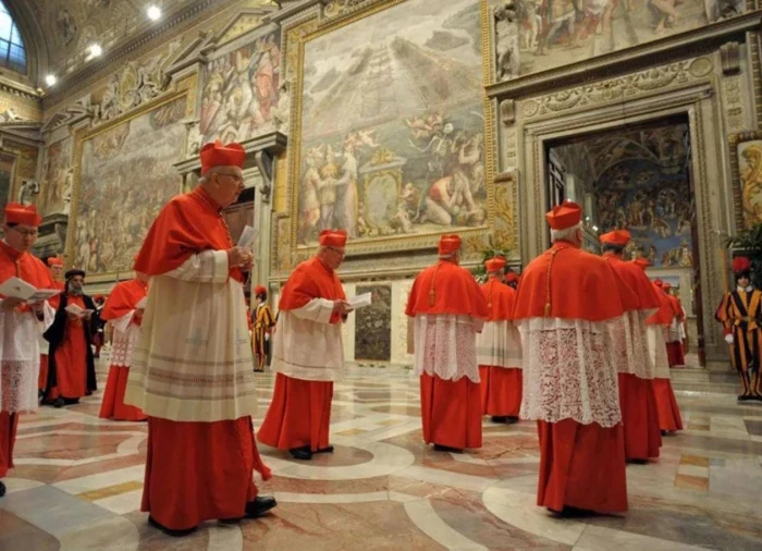  La edad promedio de los cardenales electores es de 70 años