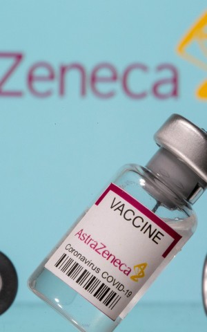 Vacunación bajo la lupa: millonaria demanda en Mendoza contra el Gobierno y AstraZeneca