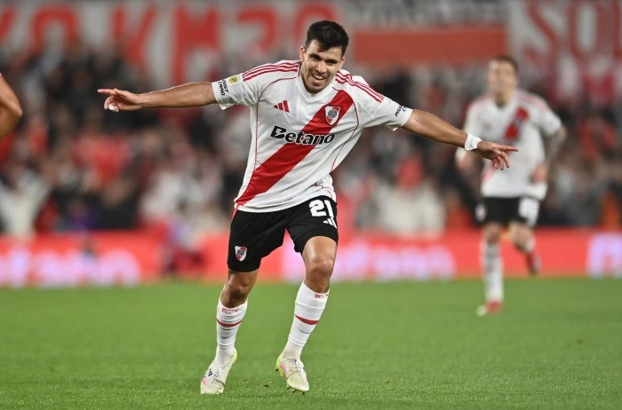 River le ganó a Barracas por 3 a 0 y clasificó a los cuartos de final del Torneo Apertura