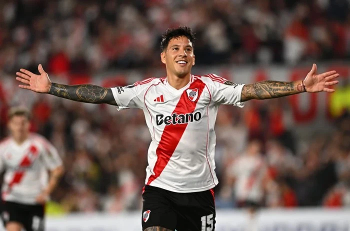 River aplastó a Independiente del Valle y se clasificó a los octavos 