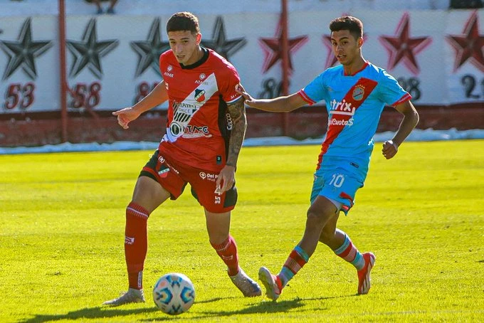 Deportivo Maipú no logró doblegar al colista Arsenal que terminó con 10: 1-1
