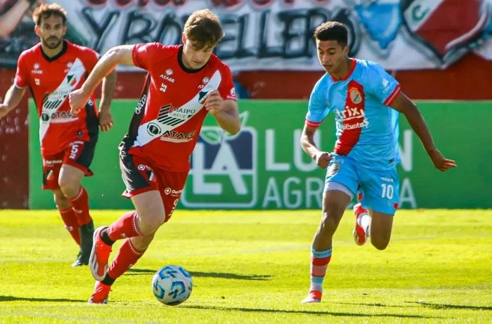 Deportivo Maipú no logró doblegar al colista Arsenal que terminó con 10: 1-1