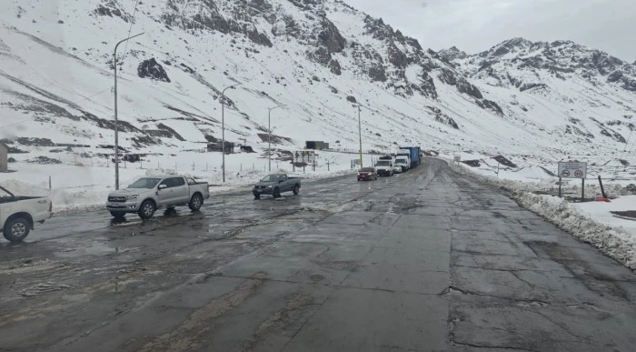 Tras las intensas nevadas, habilitan el Paso Los Libertadores este martes 