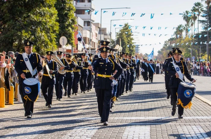 Orgullo en marcha: San Martín celebró el 25 de Mayo con un multitudinario y emotivo desfile patrio