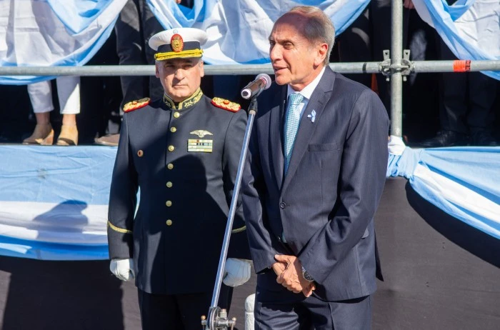 Raúl Rufeil, quien animó a los presentes a gritar un sentido "¡Viva la Patria!"