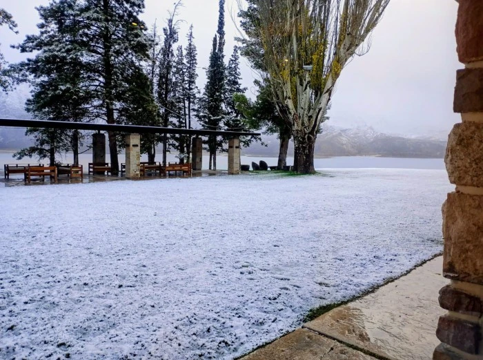 En fotos: la nieve sorprendió a familias mendocinas en el Valle de Uco y Potrerillos