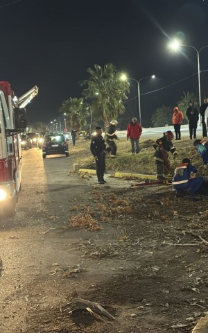 Dos personas fallecieron tras impactar contra un árbol en Maipú