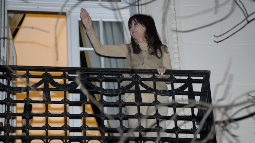CFK pide arresto domiciliario y la fiscalía quiere una detención inmediata