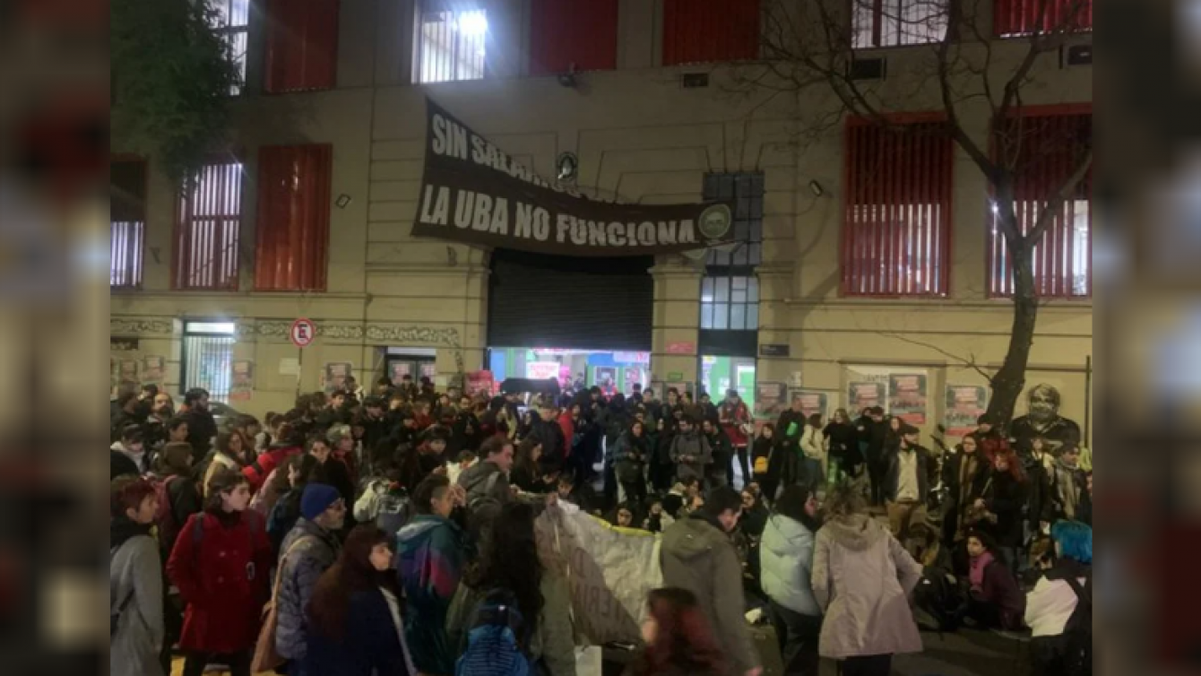 Estudiantes toman distintas facultades en repudio a la condena a Cristina 