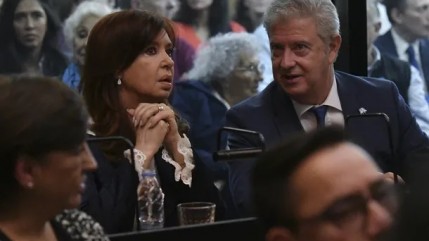 "Cristina no se va a fugar como hicieron otros", aseguró su abogado