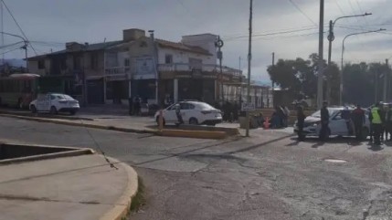 Un motociclista de 17 años murió tras chocar con un colectivo en Las Heras
