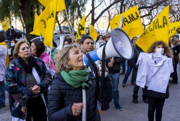 El gremio sanitario también exigió una revisión urgente de la oferta y pidió que se presenten alternativas realistas
