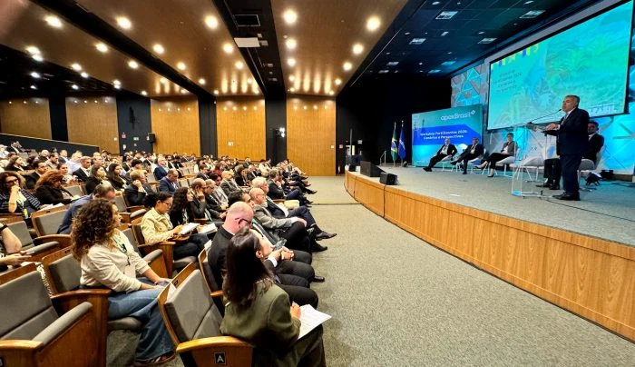 Gira de Cornejo por Brasil: ofrece potasio mendocino como insumo clave para la agricultura