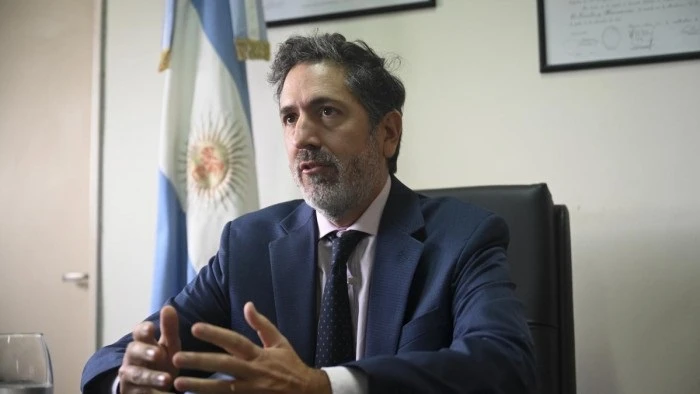  El juez federal Sebastián Casanello resolvió procesar al ex presidente Alberto Fernández en el marco de la "Causa Seguros".