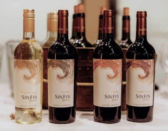 Bodega SinFin: 20 años de motivos para brindar y un mes de regalos