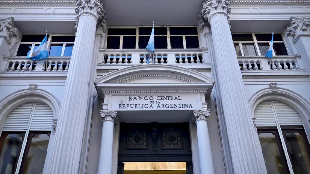 El BCRA vendió reservas por tercer día consecutivo y ya perdio USD$1.100  millones - Jornada Online