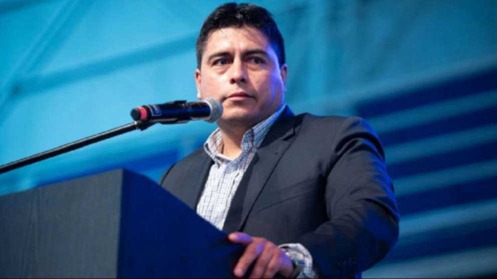 Claudio Vidal, el gobernador que de frente le dice no al Pacto de Mayo