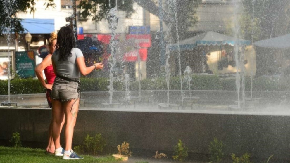 Alerta amarilla por la ola de calor, hoy la máxima llegará a los 40 grados