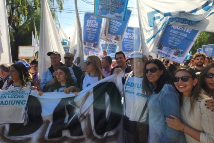 Los intendentes y legisladores de Mendoza que respaldaron la marcha universitaria