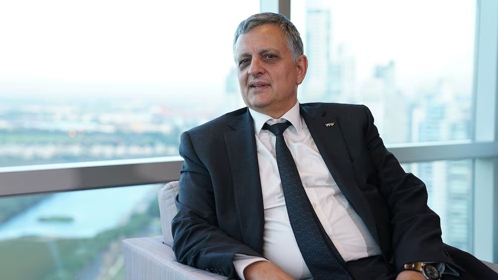 YPF anunci que esta noche bajarn 1% la nafta y 2% el gasoil