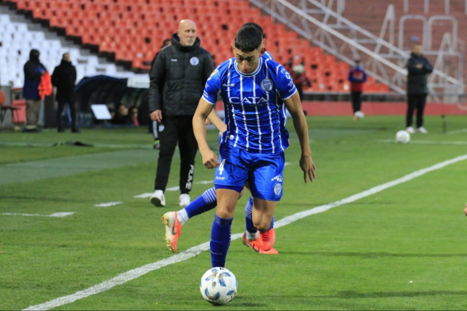 Godoy Cruz peg en los momentos justos y gole a Deportivo Riestra por 4 a 1