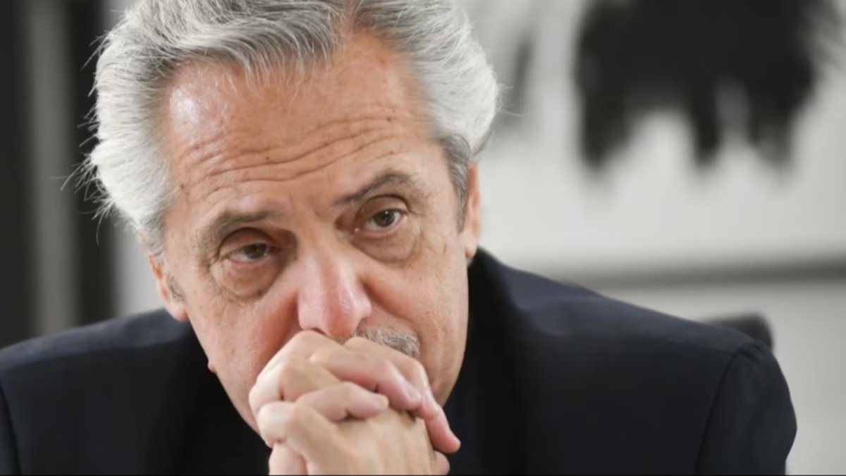 Los vecinos de Alberto Fernndez repudiaron su presencia en el barrio y lo expresaron con carteles