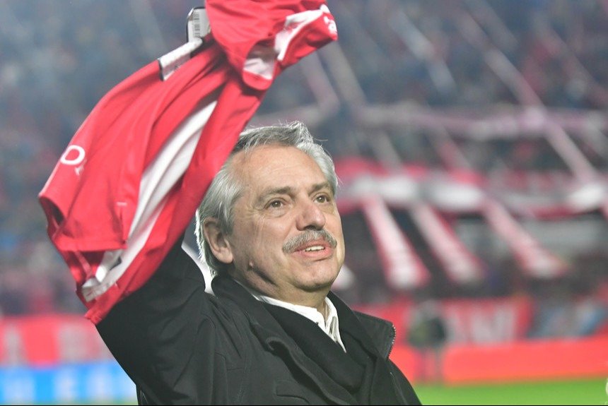 Argentinos Juniors repudi las actos de Alberto Fernndez y podra retirarle su condicin de socio honorfico